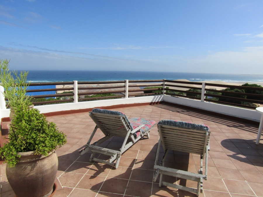 5 Bedroom Property for Sale in Oyster Bay Eastern Cape